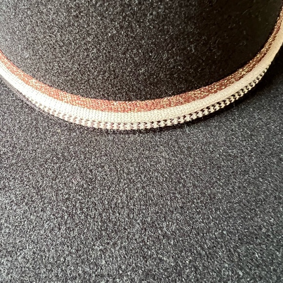 Black Ribboned Rancher - Picture 6 of 12